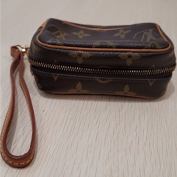 Louis Vuitton Wappity Mini Bag Wristlet or Travel Makeup Bag - Picture 3 of 4